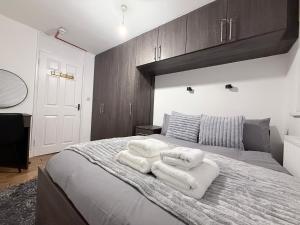 Contemporary 4 Bed Garden Flat in Bermondsey