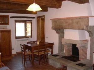 Apartment Wohnung in einem historischen Steinhaus by Interhome