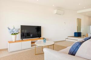 The Oceanfront Studio Luz VR106