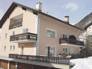 Apartment Chesa Pignola by Interhome