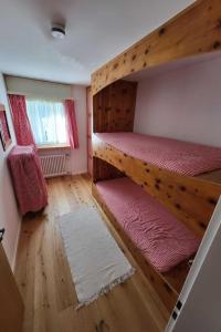 Apartment Chesa Pignola by Interhome