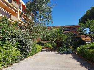 T2 avec Loggia à La Favière - 5 Pers. + Parking - FR-1-610-124