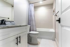 3 Bedroom Luxury Penthouse DC
