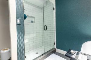 3 Bedroom Luxury Penthouse DC