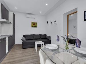 Apartment Wohnung Sunny Garden von Ana A2 by Interhome