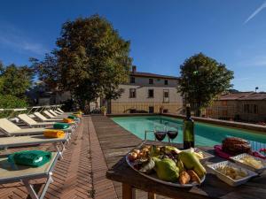 Holiday Home Landvilla mit Pool und Garten – die perfekte Kul by Interhome