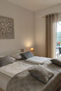 Apartment Appartement Bruna mit Terrasse und Meerblick by Interhome
