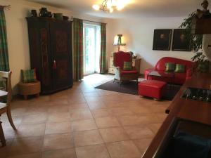 Holiday Home Idyllische Ferienwohnung in sonniger Hanglage by Interhome