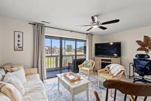 1 Bedroom Gem near Cherry Grove and North Myrtle with pool!