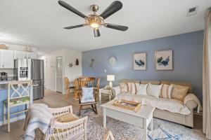 1 Bedroom Gem near Cherry Grove and North Myrtle with pool!