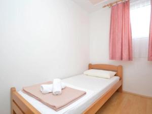 Apartment Ein Apartment im Ferienhaus Zweirosen by Interhome