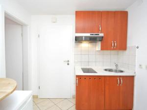 Apartment Ein Apartment im Ferienhaus Zweirosen by Interhome