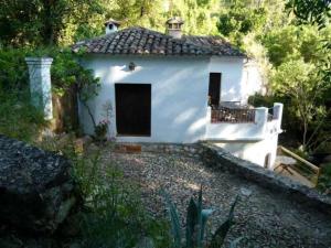 Holiday Home mit Terrasse in der Nähe eines Wasserfalls by Interhome