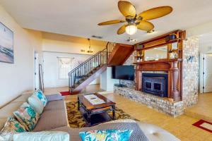 Dock! Bayfront Pensacola Retreat 10 Mi to Dtwn