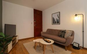 Stylish & Bright 2BR in Miraflores