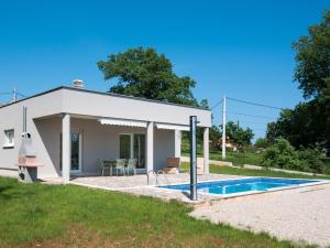 Holiday Home mit eigenem Pool by Interhome