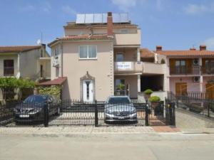 Apartment Ein Apartment im Ferienhaus Zweirosen by Interhome