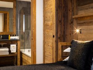 Chalet luxueux sur les pistes, sauna, parking inclus - FR-1-344-1219