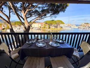 Appartement rénové avec Internet, 2 chambres, parking à Port Grimaud - FR-1-868-14