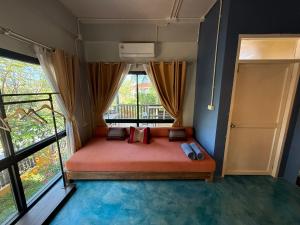 Golden Mango House