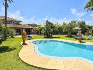 Holiday Home Elegantes Cottage mit großer Kapazität by Interhome