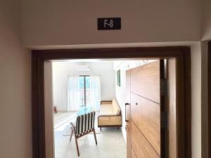 1BHK Pool Stay with Balcony - 5 Mins to Candolim Beach