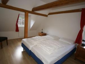 Apartment in Bohemian with Shared Pool