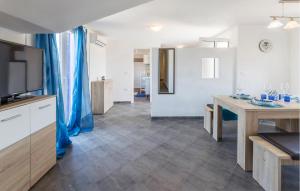 Stunning Apartment In Trget