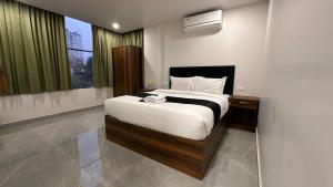 Ellora grand hotel