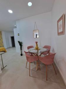 Cathedral District Loft with Full Kitchen