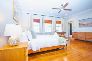 Golden-Era Lux Estate 8BR Villa & Garden Suite