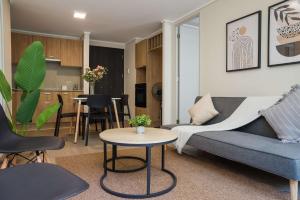 Stylish 2BR Apt in Santiago for 5 Gym Access