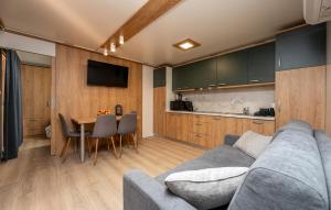 Gorgeous Home In Privlaka