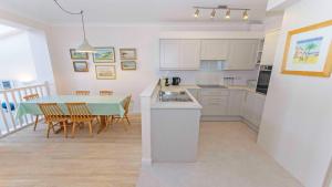 Apt 16 Seaviews Slps 5 Indoor Heated Pool
