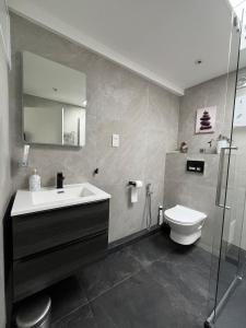 Wimbledon area - Beautiful Garden Casita