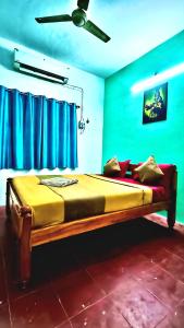 De rock beach villa