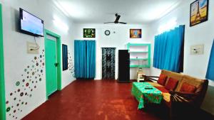 De rock beach villa