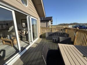 The Dog House on the Meadows at The Bay Filey, 2 dogs welcome for free!