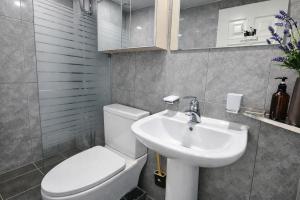 The Hari House-Familly Stay near Jamsil Station Lotte World