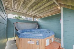 6004 - Atlantic Oasis