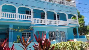 Scarlett Near Cane River Falls