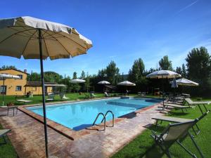 Wonderful Farmhouse in Cortona with Swimming Pool