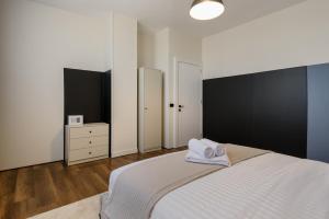 Nasr City Loftique Noir