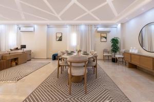 Luxury 3BR near AUC & EDNC 5 Beds Reception 247