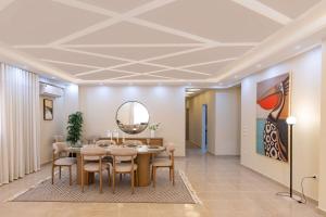 Luxury 3BR near AUC & EDNC 5 Beds Reception 247