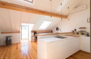 Sunny Castle View Apartment in Lisbon