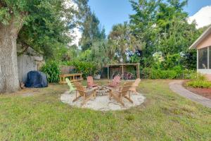 < 1 Mi to Nokomis Beach: Tranquil Couple’s Retreat