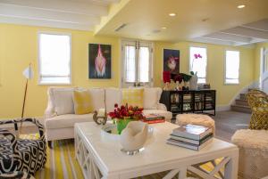 Allamanda Harbour Island - Restored Historic Home wPool, Outside