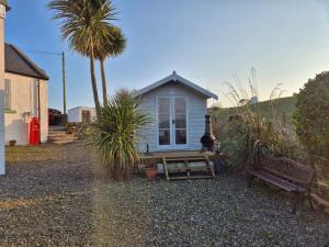 RAWSON COTTAGE LOVELY 2 BEDROOM SEMI RURAL
