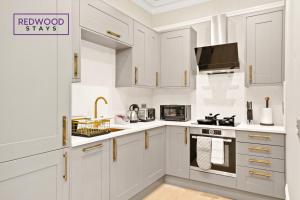 Premium Central Apartments For Families & Corporates By Redwood Stays